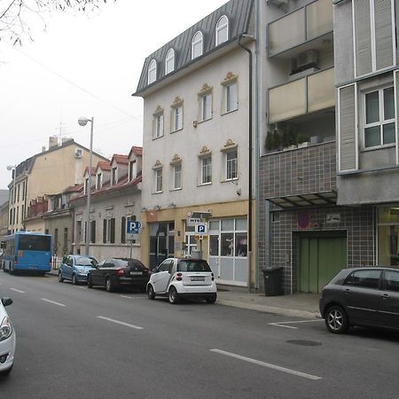 Apartment Fleger Zagreb Bagian luar foto