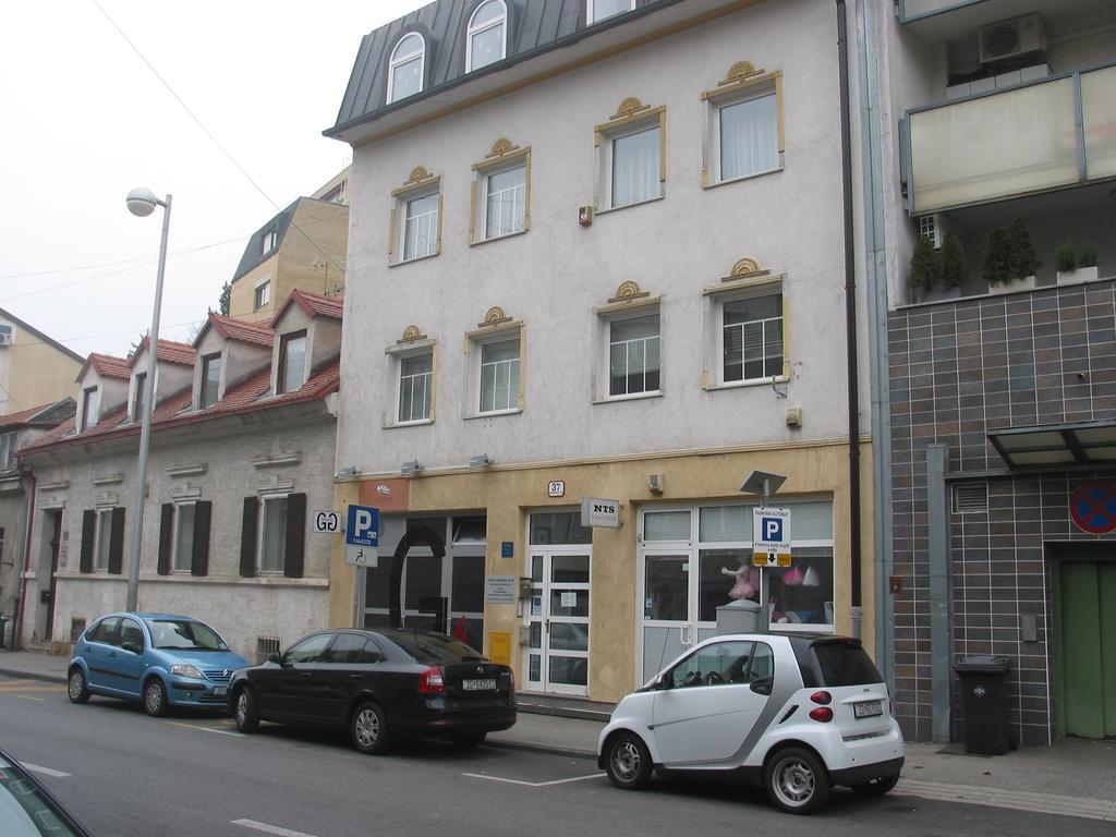 Apartment Fleger Zagreb Bagian luar foto